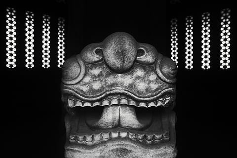 museau de chien foo, représentation, à l'intérieur, art et Artisanat, personne, fermer, sculpture, la créativité, statue, représentation humaine, illuminé, partie du corps, architecture, fond noir, religion, croyance, OS, prise de vue en studio, 4K, CC0, domaine public, libre de droits