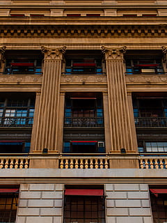 edificio marrone, architettura, costruzione, facciata, prospettiva, struttura costruita, Inquadratura dal basso, esterno dell'edificio, nessuno, finestra, colonna architettonica, giorno, storia, il passato, all'aperto, modello, destinazioni di viaggio, legno - materiale, sfondi, città, caratteristica architettonica, natura, palazzo di giustizia, 4K, CC0, dominio pubblico, privo di copyright