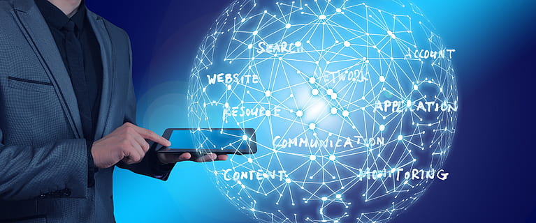 système, le web, numérisation, La technologie, numérique, la communication, à l'échelle mondiale, main, nouvelles, personnel, réseau, lien, connecté, avec l'un l'autre, ensemble, accord, travail, travail en équipe, échange, information, adulte, partie du corps humain, Technologie sans fil, prise de vue en studio, Les données, affaires, main humaine, homme d'affaires, bleu, une personne, émouvant, homme d'affaire, l'Internet, futuriste, fond bleu, communications globales, abstrait, doigt, complexité, 4K