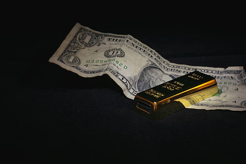 usb, fleška, technologie, pendrive, ingot, zlato, peníze, měna, papírové měny, černé pozadí, finance, studio shot, uvnitř, bohatství, stálý život, detail, nikdo, podnikání, jeden objekt, ekonomika, zastoupení, lidské zastoupení, 5K, CC0, veřejná doména, bez autorských práv