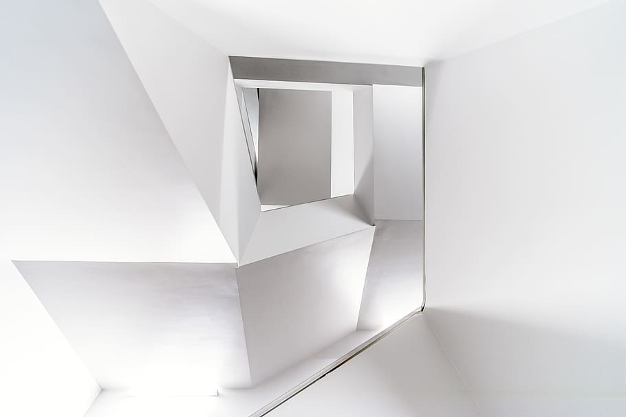 mirall de paret blanca, arquitectura, a l'interior, Color blanc, modern, cap gent, edifici, estructura construïda, buit, forma geomètrica, museu, interior de casa, forma, escala, escàs, disseny, obert, patró, tridimensional, dia, característica arquitectònica, luxe, sostre, color plata, 5K