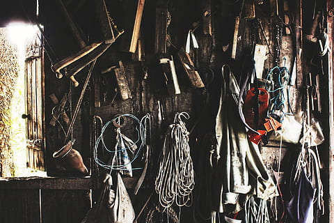 workshop, shed, tools, wood, rope, string, coat, saw, hanging, large group of objects, wood - material, no people, abundance, indoors, day, choice, human representation, built structure, variation, art and craft, architecture, wall - building feature, low angle view, representation, for sale, building, old, still life, 1080P, CC0, public domain, royalty free
