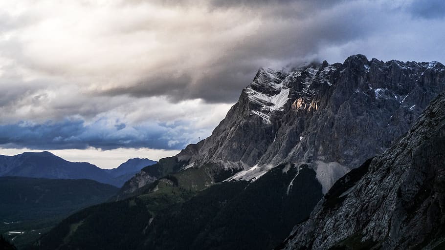 Austràlia, mieming, coburger hütte, muntanya, zugspitze, caure, núvol - cel, Serra, escenics - natura, cel, bellesa a la natura, medi ambient, naturalesa, paisatge, escena tranquil·la, cim de muntanya, rock, tranquil·litat, rock - object, escena no urbana, sòlid, tempesta, a l'aire lliure, terrenys extrems, cap gent, formació, cresta de muntanya, 4K