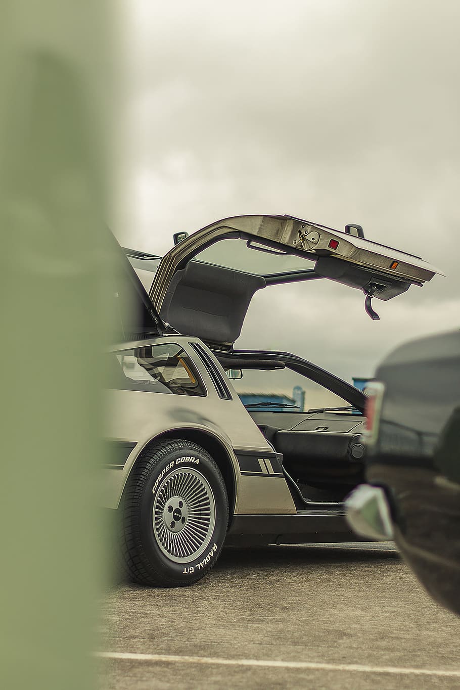 dæk, maskine, hjul, bilhjul, transportmidler, bil, køretøj, legeringshjul, talte, automobil, Sao Paulo, brasilien, bilfotografering, bil mødes, døre, vinger, vintage bil, årgang, tapet, tilbage til fremtiden, transportform, motor køretøj, land køretøj, dag, ingen mennesker, retro stylet, natur, fokus på forgrunden, udendørs, rejse, selektiv fokusering, stationær, sidebillede, himmel, sky - himmel, legetøj, 5K