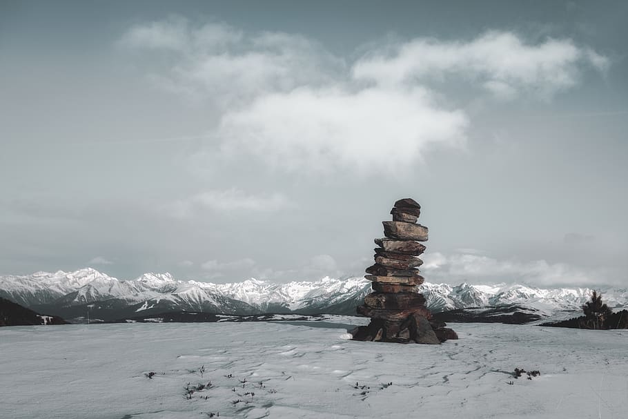 pila, roques, fred, paisatge, muntanyes, naturalesa, balanceig de roca, neu, hivern, temperatura de fred, núvol - cel, cel, escenics - natura, tranquil·litat, bellesa a la natura, escena tranquil·la, cap gent, dia, escena no urbana, medi ambient, cobertura, terra, camp, a l'aire lliure, muntanya nevada, 5K