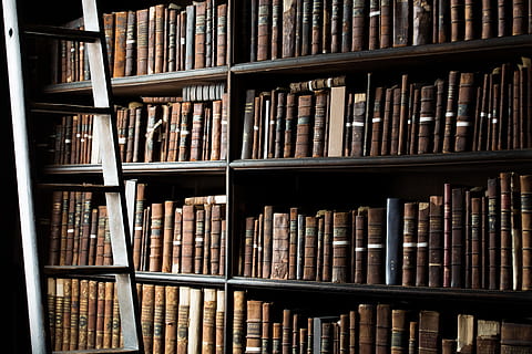 biblioteca, Dublin, Irlanda, trindade, velho, universidade, construção, cidade, ponto de referência, Europa, histórico, campus, famoso, história, turismo, livro, irlandês, arquitetura, Faculdade, estante, publicação, grande grupo de objetos, Educação, abundância, em uma sequência, dentro de casa, ninguém, arranjo, quadro completo, origens, Antiguidade, escolha, literatura, coleção, variação, ordem, poeira, escada, livro de capa dura, 1080P, CC0, domínio público, royalty free