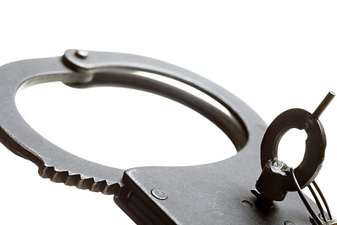 bilezikler, hırsız, Zincir, polis, suç, adli, manşet, suçlu, dedektif, kelepçe, yalıtılmış, hapis, adalet, kanun, kilit, metal, Beyaz arkaplan, stüdyo çekimi, ekipman, tek nesne, iş aracı, içeriye, kapatmak, kesmek, El aleti, araç, natürmort, insansız, makas, keskin, sap, sanayi, yüksek açılı görünüş, bıçak ağzı, demir - metal, çelik, alaşım, gümüş renkli, 1080P, CC0, kamu malı, telif ücretsiz