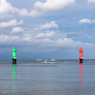 arquitetura, torre, construção, farol, baliza, veículo, transporte, verde, panorama, vermelho, Porto, barco, navio, céu, mar, simetria, azul, corrimão, agua, nuvem - céu, orientação, protecção, segurança, beira-mar, direção, estrutura construída, horizonte sobre a água, dia, scenics - natureza, natureza, horizonte, ao ar livre, 4K, CC0, domínio público, royalty free
