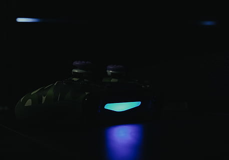 våben, kanon, lys, RGB, sony, led, PS4, gaming, playstation, controller, spil, belysning, glorie, flare, køretøj, rumskib, transportmidler, fly, overwatch, mørk, nat, transportform, kopiere plads, belyst, indendørs, bil, mennesker, land køretøj, teknologi, motor køretøj, meddelelse, skilt, kontrollere, herrer, sikkerhed, belysningsudstyr, regering, 5K, CC0, offentligt domæne, royaltyfrie