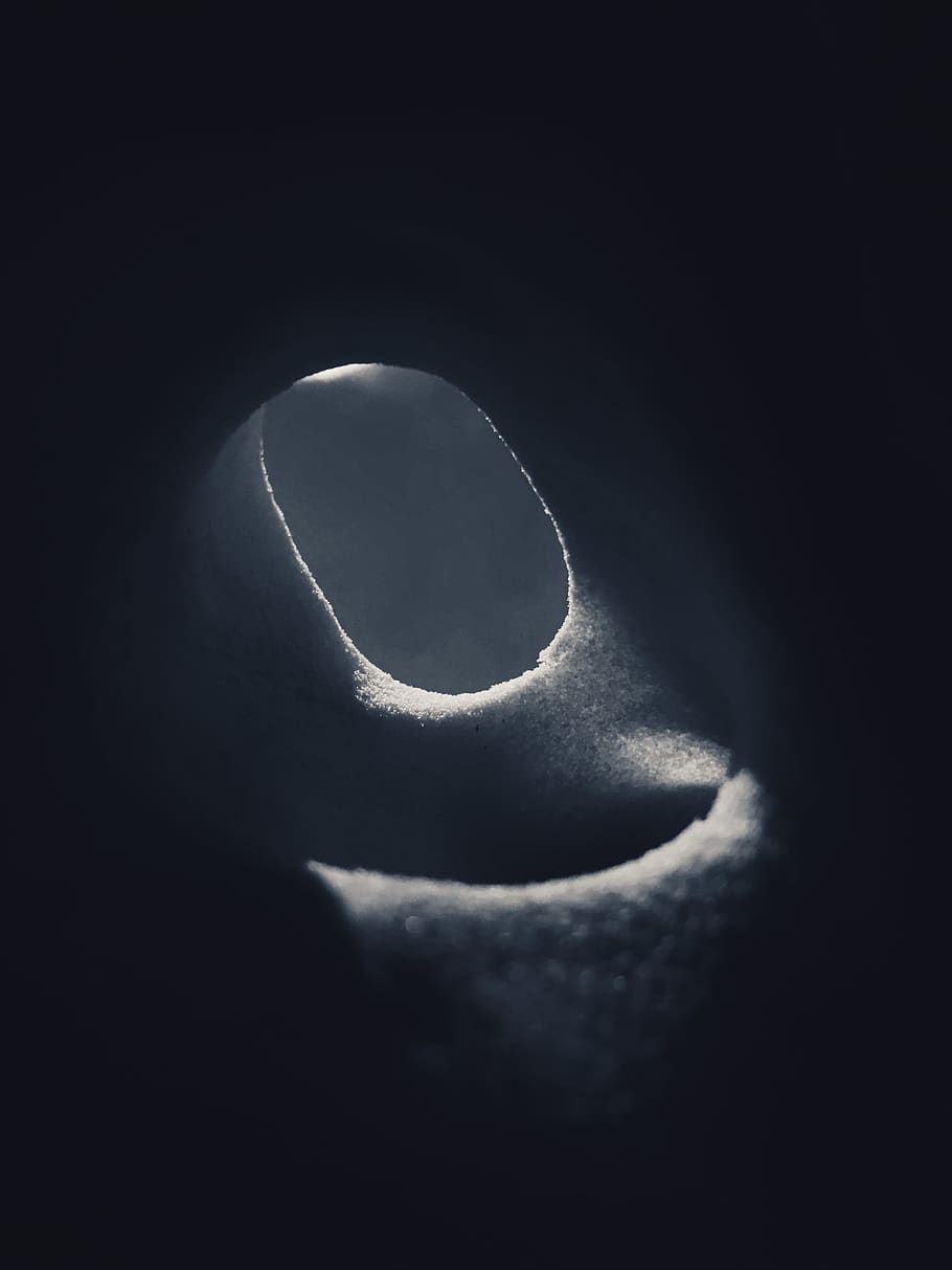 llum, ombra, composició, primer pla, cap gent, fosc, a l'interior, espai, còpia espai, naturalesa, nit, fons negre, astronomia, bellesa a la natura, forma, color negre, lluna, tir de l'estudi, cercle, part del cos, primer pla extrem, eclipsi, 2K