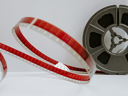 kırmızı led şerit, stüdyo çekimi, Beyaz arkaplan, içeriye, kapatmak, natürmort, insansız, yüksek açılı görünüş, film makarası, toplandı, mezura, Film endüstrisi, Beyaz renk, kırmızı, doğruluk, şekil, tek nesne, daire, Desen, ekipman, ön plana odaklanmak, kişisel aksesuar, 5K, CC0, kamu malı, telif ücretsiz