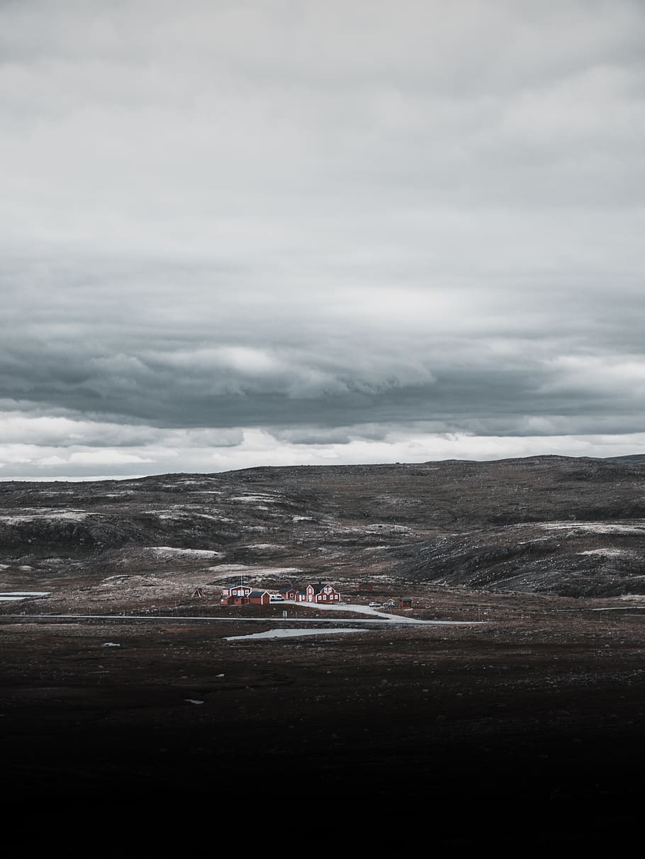 Berge tagsüber, Norwegen, Natur, grau, Landschaft, Luftaufnahme, draußen, Erdrutsch, Pfad, Weg, Küste, Ozean, Wasser, Meer, Strand, Kloster, Gebäude, Gehäuse, die Architektur, Sand, Himmel, wolke - himmel, Tag, Szenen - Natur, keine Leute, Transport, Schönheit in der Natur, Umgebung, Reise, ruhige Szene, Nicht-städtische Szene, Berg, Land, Transportmittel, Ruhe, Bewegung, 4K