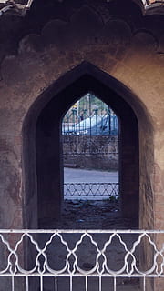 porta, masmorra, Camí, passarel·la, cripta, pissarra, maó, arquejat, arquitectura, edifici, arc, vorera, paviment, llambordes, llosa, torii, jardí, a l'aire lliure, esbrinar, bunker, finestra, estructura construïda, cap gent, dia, a l'interior, història, metall, el passat, seguretat, naturalesa, planta, arbre, vell, ferro forjat, 5K, CC0, domini públic, lliure de regalies