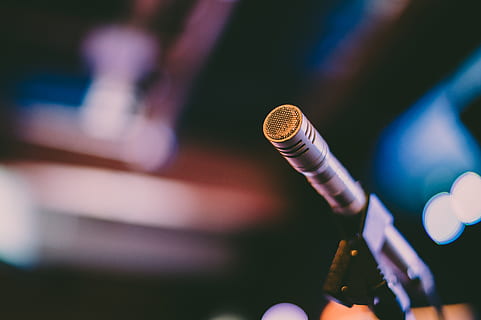 selective, focus photography, grey, microphone, macro, mic, focus on foreground, input device, close-up, music, arts culture and entertainment, selective focus, indoors, audio equipment, human body part, equipment, one person, blue, technology, real people, day, body part, 5K, CC0, public domain, royalty free