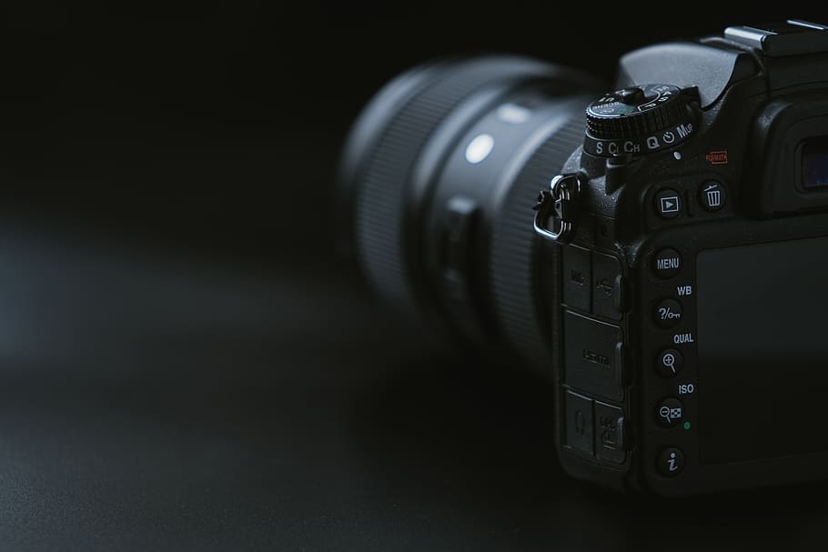 Fotoaparát, Černá, povrch, clona, elektronika, objektiv, technologie, fotografická témata, fotoaparát - fotografické vybavení, uvnitř, fotografické vybavení, objektiv - optický přístroj, černé pozadí, jeden objekt, detail, Černá barva, nikdo, studio shot, digitální fotoaparát, kopie prostor, stálý život, retro stylu, čočka - oko, moderní, slr fotoaparát, 5K