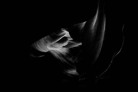 paroi rocheuse grise, modèle, texture, noir et blanc, abstrait, Contexte, fond d'écran, canyon d'antilopes, monochrome, la nature, canyon, paysage de canyon, explorer, explore plus, fond noir, prise de vue en studio, à l'intérieur, espace de copie, foncé, une personne, fraîcheur, fermer, adulte, beauté dans la nature, mode de vie sain, en portant, vue de côté, bien-être, main, partie du corps humain, aliments, membre humain, 5K, CC0, domaine public, libre de droits