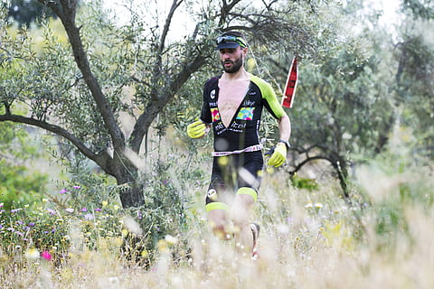 home, corrent, bosc, humà, persona, gent, rincón de la victoria, espanya, roure, flora, planta, arbre, a l'aire lliure, herba, triatló, correr, atleta, extrem, esgotat, paio, competició, una persona, activitat d'oci, persones reals, adult jove, estils de vida, vista frontal, tres quarts de longitud, dia, creixement, naturalesa, home jove, esport, terra, vista d’angle baix, seguretat, adult, activitat, 5K, CC0, domini públic, lliure de regalies