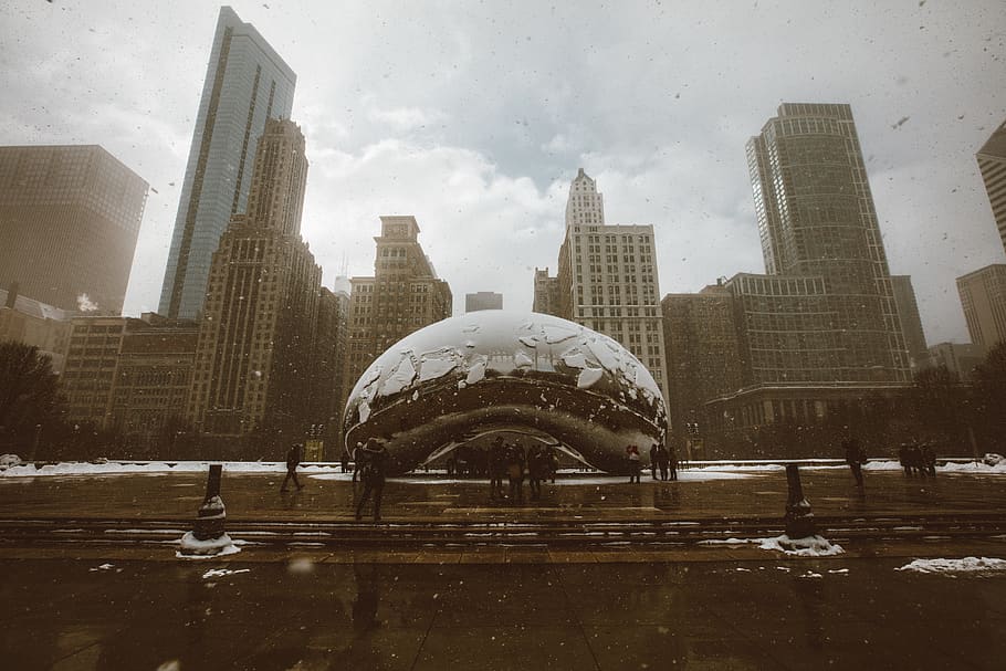porta de núvols, Chicago, diseny arquitectònic, arquitectura, art, mongeta, edificis, negocis, Chicago, ciutat, porta del núvol, núvols, centre de la ciutat, exterior, façana, referència, tir en angle baix, oficines, a l'aire lliure, gent, perspectiva, reflexió, temporada, sèpia, cel, horitzó, gratacels, neu, carrer, alt, més alt, la mongeta, atracció turística, viatjar, urbà, exterior de l'edifici, estructura construïda, edifici, exterior d’edifici d’oficines, destinacions de viatge, oficina, naturalesa, modern, alta - alta, dia, paisatge urbà, horitzó urbà, districte financer, pluja, cap gent, nevar, 8K