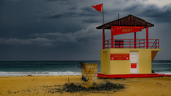 plajă, gol, salvamar turn, post, mare, nisip, natură, cer, nori, iarnă, Vreme furtunoasă, ayia napa, cipru, apă, teren, nor - cer, salon de salvamar, text, orizontul peste apă, comunicare, structura omului, scenice - natura, semn, Siguranță, orizont, arhitectură, frumusețe în natură, îndrumare, în aer liber, nici o persoana, 5K, CC0, domeniu public, fără drepturi de autor