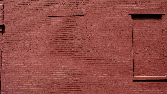 fons de pantalla, fons, paret de maó, estructura construïda, arquitectura, textura, exterior de l'edifici, funció de construcció de parets, cap gent, marc complet, material de fusta, marró, dia, patró, primer pla, porta, paret, entrada, finestra, seguretat, vermell, tancat, gra de fusta, 2K, CC0, domini públic, lliure de regalies