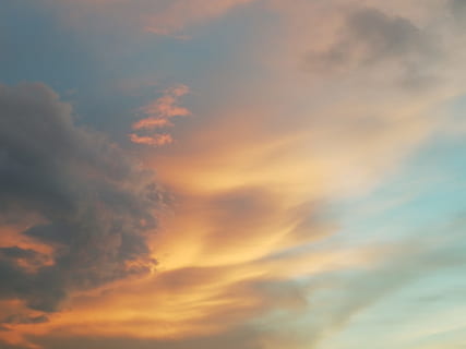 riflesso del sole, nuvole, Cloudscape, tramonto, struttura, nube, cielo, giallo, arancia, natura, nuvola - cielo, tempo metereologico, blu, sfondi, all'aperto, estate, luce del sole, sole, Paesaggi, bellezza nella natura, giorno, crepuscolo, luce - fenomeno naturale, Paradiso, aria, astratto, luminosa, colore arancione, stratosfera, stagione, multicolore, immagine a colori, alba, raggio di sole, colore vibrante, alba - alba, cumulo, nuvoloso, colori, paesaggio, clima, nessuno, mattina, scena tranquilla, rosso, spazio, cielo drammatico, meteorologia, soffice, 4K, CC0, dominio pubblico, privo di copyright
