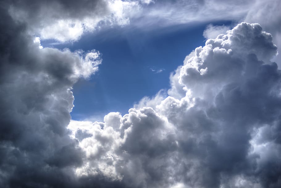 nori albi, albastru, nori, noros, cer, soare, nor - cer, Cloudscape, mediu inconjurator, dramatic cer, acoperit de nori, vânt, frumusețe în natură, fundaluri, atmosfera, atmosfera moody, scenice - natura, culoare alba, natură, furtună, lumina soarelui, nor de furtuna, meteorologie, nici o persoana, în aer liber, climat, întuneric, curat, ploaie, 4K