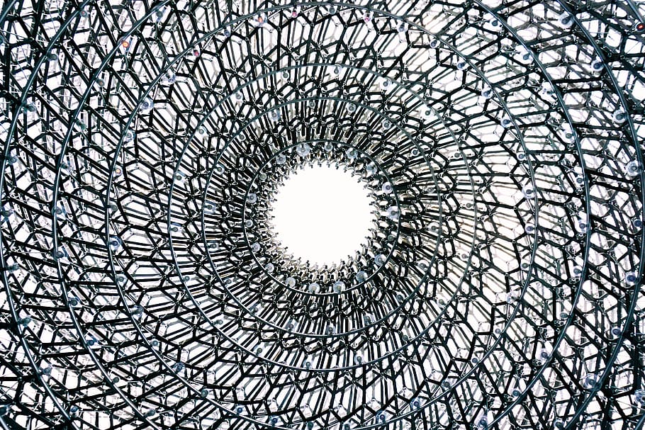 estructura espiral gris, jardins botànics reials, Richmond, Regne Unit, edifici, patró, metall, jardí, cercle, textura, resum, forma, llambordes, passarel·la, vorera, paviment, Camí, cel, Londres, Anglaterra, amunt, forma geomètrica, disseny, marc complet, arquitectura, vista d’angle baix, estructura construïda, cap gent, fons, cúpula, sostre, a l'interior, claraboia, art i artesania, directament a sota, concèntric, ornamentat, arquitectura i art, 5K