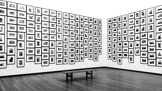 mobilia, panchina, tastiera, elettronica, tastiera del computer, hardware, computer hardware, computer, museo stedelijk, amsterdam, parola, Olanda, arte, Museo, bandw, fotografie, vuoto, bianco e nero, nero, stedelijk Amsterdam, architettura, in casa, caratteristica della parete, struttura costruita, nessuno, pavimentazione, giorno, legno - materiale, assenza, posto a sedere, legna, libro, design, comunicazione, testo, costruzione, pubblicazione, modello, natura, 4K, CC0, dominio pubblico, privo di copyright