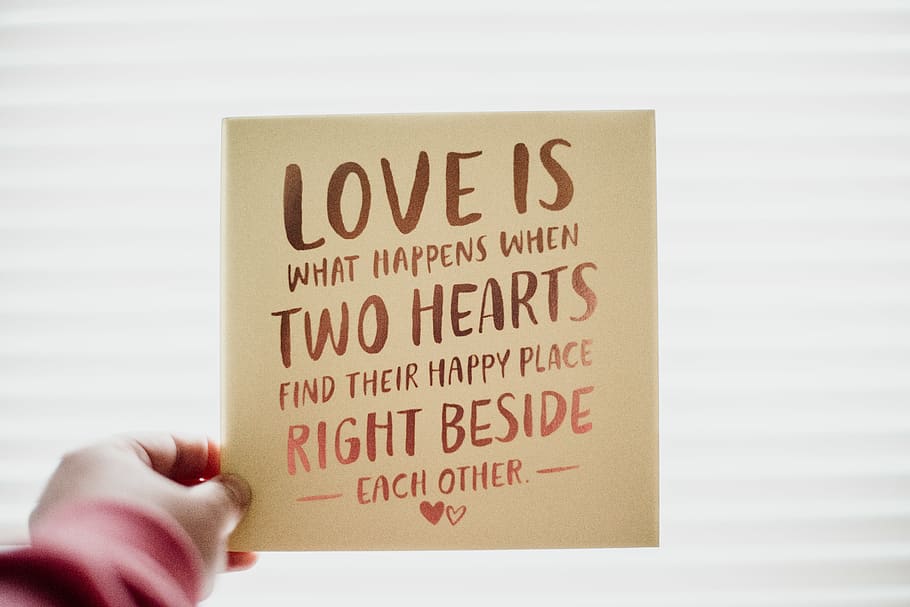 kærlighed citat kort, tekst, person, human, romantik, valentines, ord, citater, kærlighed, finger, håndskrift, Foto, fotografering, papir, dagbog, kalligrafi, hånd, lærred, tilbede, bøn, menneskelig hånd, vestlige script, bedrift, en person, menneskelig kropsdel, meddelelse, uigenkendelig person, kropsdel, skilt, tæt på, rigtige mennesker, fokus på forgrunden, indendørs, personlige perspektiv, stort bogstav, menneskelig finger, besked, menneskelig lem, 5K