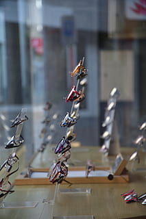 Bélgica, tielt, centrarse en primer plano, nadie, día, tecnología, pájaro, representación, robot, conexión, adentro, representación humana, volador, material de madera, fauna animal, zumbido, vertebrado, gran grupo de objetos, creatividad, 5K, CC0, dominio público, libre de derechos
