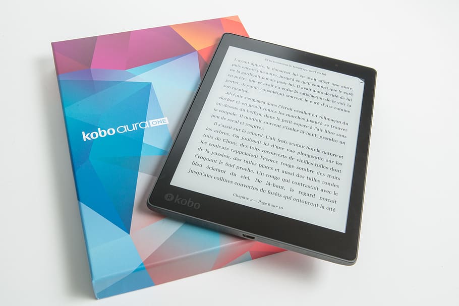 negre, aura de kobo, un, tauleta, Caixa, llibre electrònic, e-reader, ebook, kobo, envasos, portàtil, pantalla, tecnologia, comunicació, tauleta digital, fons blanc, tecnologia sense fils, connexió, tir de l'estudi, Internet, a l'interior, cap gent, xarxa d’ordinadors, negocis, dades, dispositiu d’informació portàtil, portabilitat, vermell, tallar, text, ordinador, paper, equipament elèctric, 2K