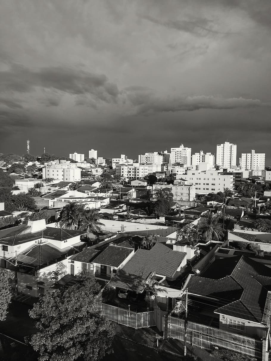 stormcloud, storm, regnfuld, bygning udvendig, bygget struktur, arkitektur, by, sky - himmel, himmel, bygning, bybilledet, høj vinkel visning, natur, ingen mennesker, boligområde, udendørs, dag, overskyet, plante, kontorbygning udvendig, skyskraber, afregning, 5K