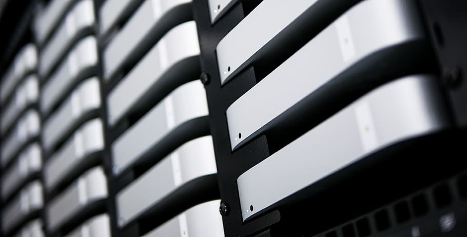 datum, ordinador, prestatge, maquinari, poma, mac mini, centre de dades, imgix, marc complet, fons, patró, cap gent, primer pla, metall, tanca, protecció, límit, seguretat, barrera, color negre, enfocament selectiu, a l'interior, arquitectura, centrar-se en primer pla, dia, naturalesa, resum, ferro - metall, acer, aliatge, 4K