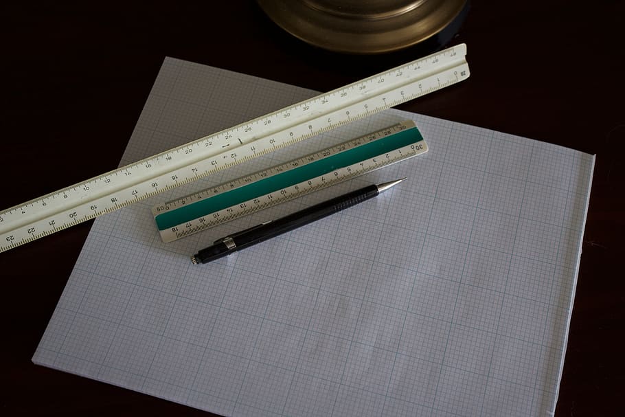 blanc, regle, paper, bolígraf, publicació, llibre, a l'interior, tir de l'estudi, natura morta, taula, educació, bloc de notes, vista d’angle alt, cap gent, instrument d’escriptura, fons negre, quadern d’espiral, pàgina, dos objectes, llapis, còpia espai, primer pla, en blanc, 5K