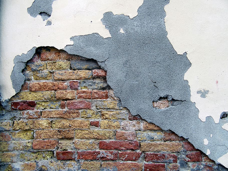 rote Backsteinmauer, Backstein, Wand, Teppich, Malerei, Kunst, Pflanze, Pfad, Gehweg, Schiefer, Steinplatte, Steinwand, Fenster, Fleck, Baum, Loch, Mode, bekleidung, Kleidung, Kleid, Bürgersteig, Wandbau - Funktion, beschädigt, gebaute Struktur, verwittert, Ablehnen, Verschlechterung, die Architektur, abschälen, texturiert, Ziegelwand, keine Leute, heruntergewirtschaftet, verlassen, schlechter Zustand, alt, Muster, Tag, geschält, draußen, ruiniert, Beton, Zement, 2K