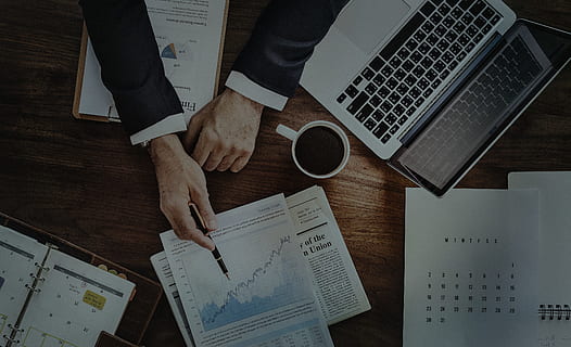 plan d'action, ordre du jour, une analyse, analytique, affaires, hommes d'affaires, plan d'affaires, calendrier, caucasien, graphique, tasse à café, entreprise, ordinateur, Les données, l'analyse des données, gestion de données, développement, entrepreneur, expansion, pose à plat, flatlay, buts, gra, portable, Technologie sans fil, la communication, table, Hommes, La technologie, vue grand angle, utilisant un ordinateur portable, partie du corps humain, à l'intérieur, papier, lien, main, adulte, main humaine, bureau, meubles, travail, clavier, 4K, CC0, domaine public, libre de droits