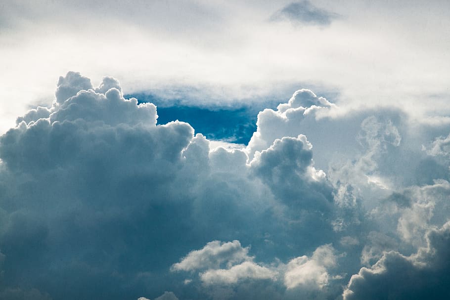 Wolkenfoto, wolke - himmel, Himmel, Wolkengebilde, Hintergründe, Schönheit in der Natur, Szenen - Natur, Natur, Umgebung, Dramatischer Himmel, flauschige, Atmosphäre, Sturmwolke, idyllisch, keine Leute, bedeckt, Blau, draußen, Freiheit, Wind, Sonne, Weichheit, Meteorologie, hell, Klima, 4K