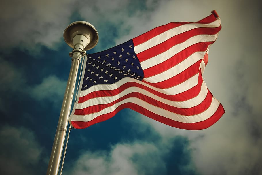 vinke, os, flag, dagtimerne, symbol, amerikansk flag, jersey city, Forenede Stater, frihed, amerikansk, Amerika, ny-york, postkontor, transportmidler, militær, flåde, slagskib, skib, køretøj, lancering, tryllestav, vindue, lukker, patriotisme, stribet, himmel, lav vinkel visning, sky - himmel, pol, stolthed, natur, miljø, vind, stjerne form, ingen mennesker, emotion, form, uafhængighed, udendørs, nationalt ikon, 5K