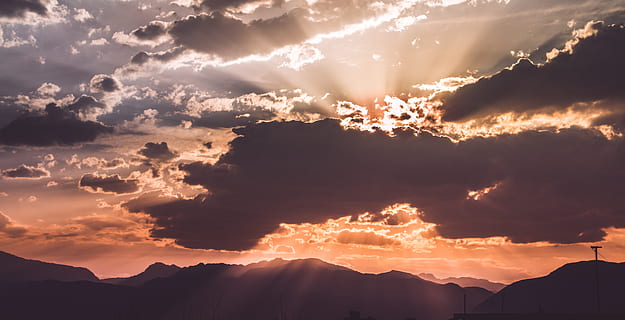 cloudformation, natura, all'aperto, luce del sole, cielo, luce, bagliore, Kerman, mi sono imbattuto, nube, tramonto, deserto di shahdad, montagna, Alba, cielo rosso, crepuscolo, tempo metereologico, cumulo, catena montuosa, arte, nuvola - cielo, bellezza nella natura, cielo drammatico, raggio di sole, sole, ambiente, scenics - natura, Cloudscape, idilliaco, la tranquillità, scena tranquilla, soggezione, Paradiso, nessuno, luminosa, illuminata, picco di montagna, 5K, CC0, dominio pubblico, privo di copyright