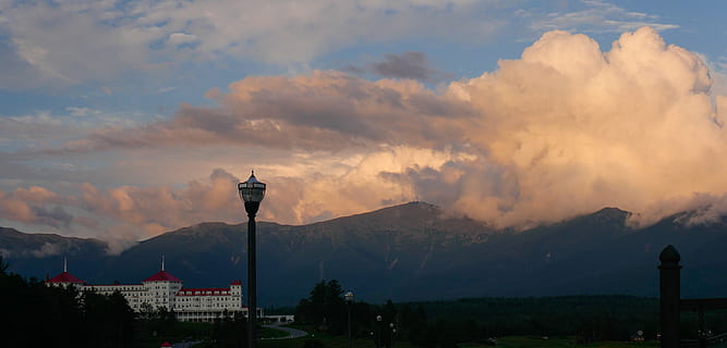 mrak, slunce, nebe, západ slunce, Příroda, krajina, svítání, nálada, slunečního světla, letní, odpočinek, večer, scénický, počasí, hotel, venkovní, světlo, venku, scenérie, scéna, hora, les, sezóna, Jasný, mountian, mrak - nebe, scenics - příroda, krása v přírodě, pohoří, nikdo, klidné scény, životní prostředí, architektura, mimoměstské scény, klid, stavba, idylický, exteriér budovy, silueta, rozsah, 4K, CC0, veřejná doména, bez autorských práv