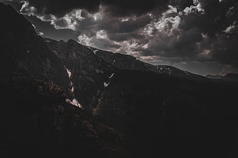 Foto von Bergen, Wolken, dunkle Wolken, dramatisch, Landschaft, Berg, Natur, felsiger Berg, szenisch, Himmel, wolke - himmel, Umgebung, Schönheit in der Natur, Szenen - Natur, Gebirge, Rock, keine Leute, draußen, Ruhe, Gipfel, Land, Reise, Fernbedienung, ruhige Szene, Formation, Angebot, hoch, 4K, CC0, gemeinfrei, lizenzfrei