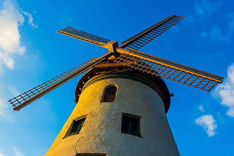 mulino, vento, mulino a vento, produzione, elettricità, alto, cielo, conservazione dell'ambiente, architettura, energia rinnovabile, turbina eolica, blu, turbina, energia eolica, combustibile e produzione di energia, struttura costruita, nuvola - cielo, natura, energia alternativa, esterno dell'edificio, nessuno, storia, all'aperto, ambiente, Inquadratura dal basso, mulino a vento tradizionale, 1080P, CC0, dominio pubblico, privo di copyright