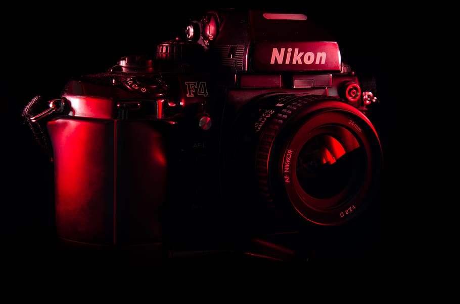 càmera nikon negre, càmera, electrònica, fotògraf, art, càmera digital, color, foto, fotografia, analògic, nikon, nikon film, càmera analògica, càmera de cinema, estudi, pel·lícula, càmera de vídeo, transport, vehicle, corretja, camió de bombers, fons negre, vermell, tir de l'estudi, tecnologia, a l'interior, primer pla, càmera - equip fotogràfic, cap gent, temes de fotografia, tallar, control, creativitat, sol objecte, cultura i entreteniment artístic, fet per l'home, equip fotogràfic, indústria, maquinària, lent - instrument òptic, modern, 4K