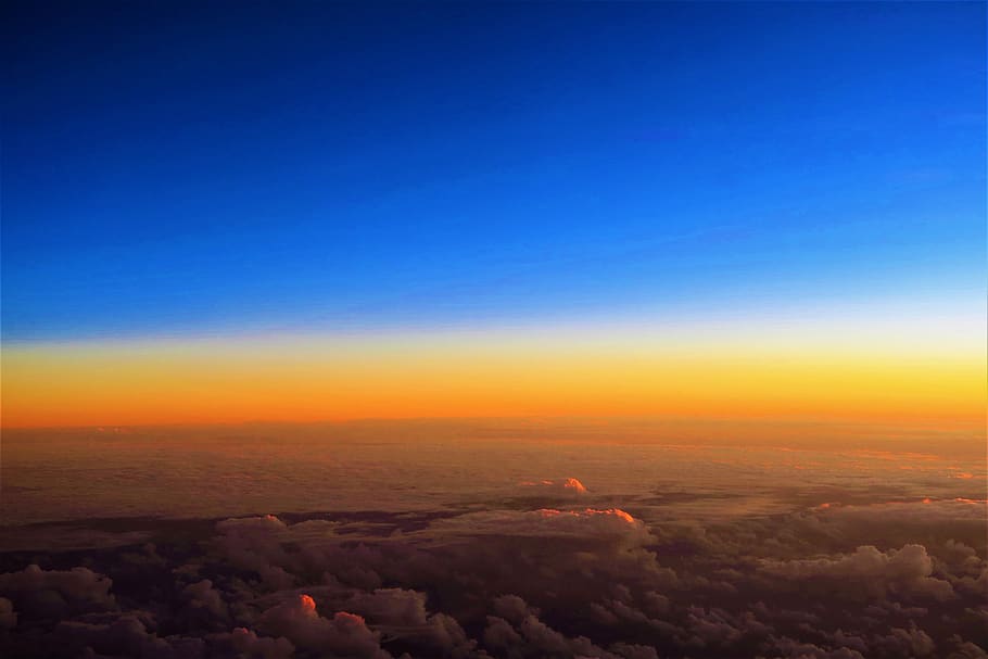 alba, nube, nuvole, cielo, natura, paesaggio, solare, luce, in serata, atmosfera, orizzonte, è nell'aria, scenics - natura, bellezza nella natura, scena tranquilla, nuvola - cielo, blu, la tranquillità, tramonto, vista aerea, copia spazio, ambiente, nessuno, Cloudscape, idilliaco, colore arancione, all'aperto, sopra, 5K