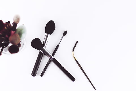 four, black, make-up brushes, beauty, new york, united states, make up brush, makeup, cotton, face, eyebrow brush, facial, eye brush, blusher, cosmetic, flat lay, kissing, kiss, blossom, flora, plant, flower, petal, white background, indoors, studio shot, still life, no people, close-up, copy space, brush, make-up brush, black color, high angle view, paintbrush, group of objects, metal, cut out, freshness, table, art and craft, choice, 4K, CC0, public domain, royalty free