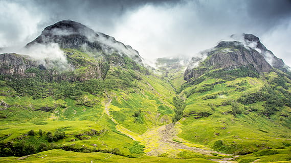 tancar, tir, herba, cobert, muntanya, Camí, núvol, boira, wanderlust, explorar, aventura, verd, naturalesa, a l'aire lliure, glen coe, Escòcia, vall, paisatge, escenics, cim de muntanya, estiu, núvol - cel, viatjar, color verd, turó, cel, senderisme, turisme, rock - object, bellesa a la natura, cloudscape, prat, Serra, europa, Alps europeus, lloc famós, blau, bosc, cap gent, viatge, destinacions de viatge, escena rural, alt, asia, 5K, CC0, domini públic, lliure de regalies