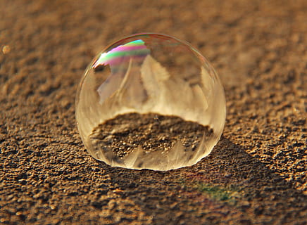 bubbel, gebied, China, Harbin, brood, voedsel, behang, ijs-, stoer, licht, winter, reflectie, detailopname, teer, buitenshuis, natuur, hemel, regenboog, druppel, grond, geen mensen, enkel object, selectieve aandacht, breekbaarheid, geometrische vorm, kwetsbaarheid, dag, cirkel, zand, rijkdom, focus op de voorgrond, land-, transparant, macro, luxe, 4K, CC0, publiek domein, royaltyvrij