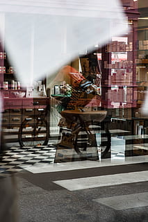 østrig, graz, transportmidler, butik, bygget struktur, arkitektur, forretning, detail, by, bygning udvendig, transportform, ingen mennesker, udendørs, handle ind, gade, gennemsigtig, glas - materiale, dag, afspejling, land køretøj, butik vindue, natur, forbrugerisme, 5K, CC0, offentligt domæne, royaltyfrie