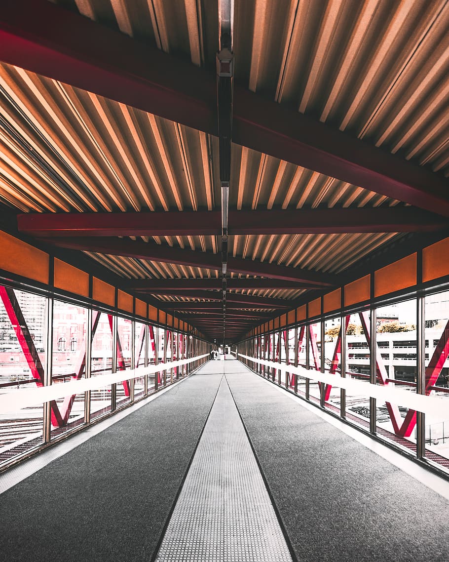 Canadà, Vancouver, línies, Camí, urbà, transport, architechture, arquitectura, estructura construïda, el camí a seguir, a l'interior, direcció, sostre, cap gent, connexió, buit, perspectiva decreixent, dia, pont, metall, barana, absència, punt de fuga, pont - estructura feta per l'home, estació de ferrocarril, biga del sostre, llarg, 4K