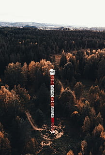 blanc, vermell, torre, envoltat, arbres, bosc, arbre, caure, tardor, torre de vigilància, paisatge, droneshot, drone, muntanya, naturalesa, a l'aire lliure, cel, viatjar, escenics, lloc famós, 2K, CC0, domini públic, lliure de regalies